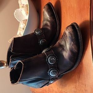 L&B leather booties